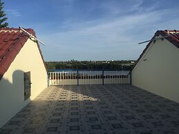 Tra Que Riverside Homestay