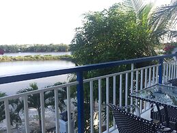 Tra Que Riverside Homestay