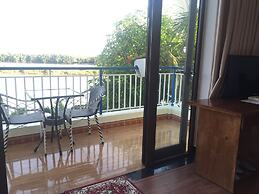 Tra Que Riverside Homestay