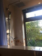 Tra Que Riverside Homestay