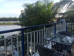 Tra Que Riverside Homestay