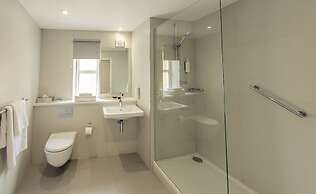 PREMIER SUITES Reading