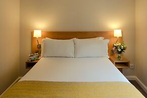 PREMIER SUITES Reading