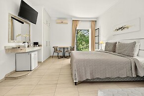 Grínberg's Village Hotel