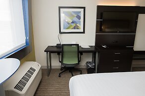 Holiday Inn Express & Suites Marietta by IHG