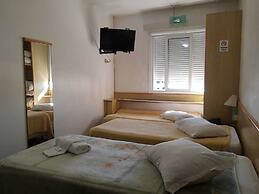 City Hotel