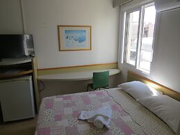 City Hotel