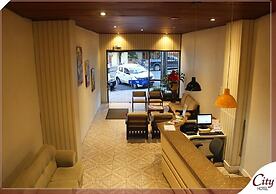 City Hotel