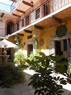 Hotel Parrokia