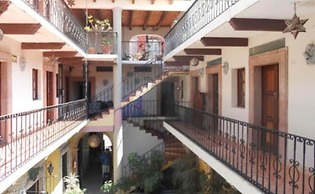 Hotel Parrokia