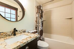 Hideaway Above The Stream