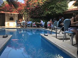 Hotel Karyatit Kaleiçi