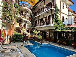 Hotel Karyatit Kaleiçi