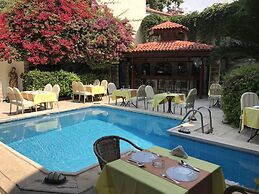 Hotel Karyatit Kaleiçi