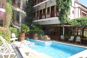 Hotel Karyatit Kaleiçi