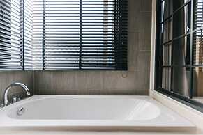 Mii Hotel Srinakarin