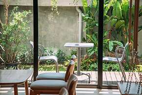 Mii Hotel Srinakarin