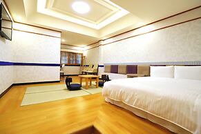 Gorgeous Hot Spring Resort