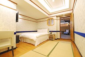 Gorgeous Hot Spring Resort