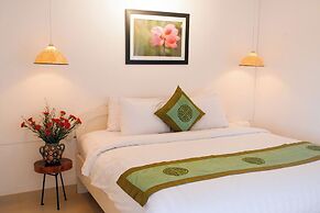 Purple Hue Charming Riverside Hotel