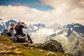 Hotel Das Gastein - including Alpentherme entrance all year and includ