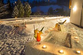 Hotel Das Gastein - including Alpentherme entrance all year and includ