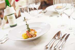 Hotel Das Gastein - including Alpentherme entrance all year and includ