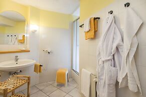 Hotel Das Gastein - including Alpentherme entrance all year and includ