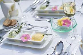 Hotel Das Gastein - including Alpentherme entrance all year and includ