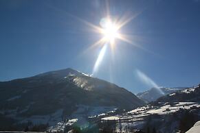 Hotel Das Gastein - including Alpentherme entrance all year and includ