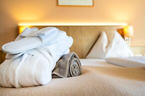 Hotel Das Gastein - including Alpentherme entrance all year and includ