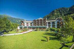 Hotel Das Gastein - including Alpentherme entrance all year and includ