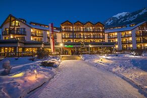 Hotel Das Gastein - including Alpentherme entrance all year and includ