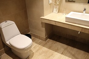 Ariya Hotel