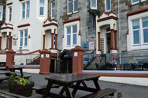 Corran House Guest House & Hostel