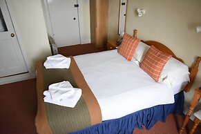 Corran House Guest House & Hostel