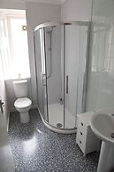 Corran House Guest House & Hostel