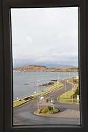 Corran House Guest House & Hostel