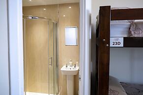 Corran House Guest House & Hostel