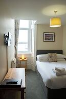 Corran House Guest House & Hostel