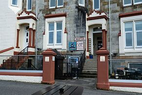Corran House Guest House & Hostel