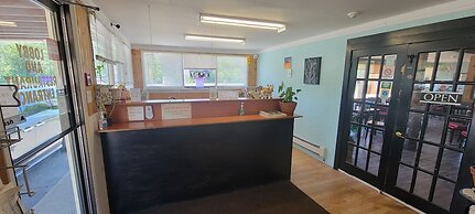 North Shore Wayside Inn