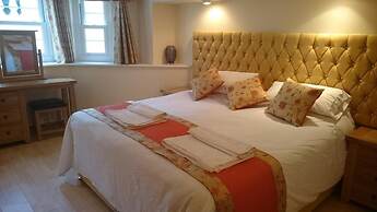 Mayville House Apartment