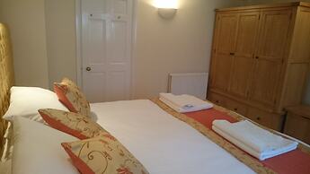 Mayville House Apartment