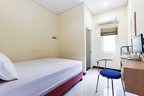 RedDoorz Plus @ Jalan Pemuda Jakarta