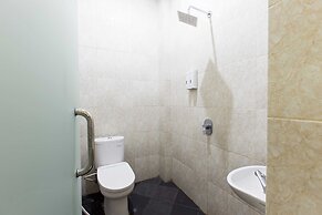 RedDoorz Plus @ Jalan Pemuda Jakarta