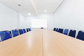 RedDoorz Plus @ Jalan Pemuda Jakarta