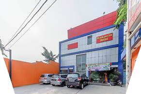 RedDoorz Plus @ Jalan Pemuda Jakarta