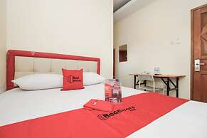 RedDoorz Plus @ Jalan Pemuda Jakarta