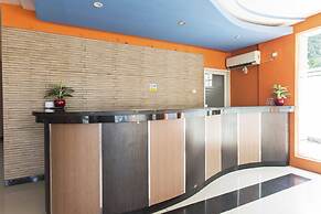 RedDoorz Plus @ Jalan Pemuda Jakarta